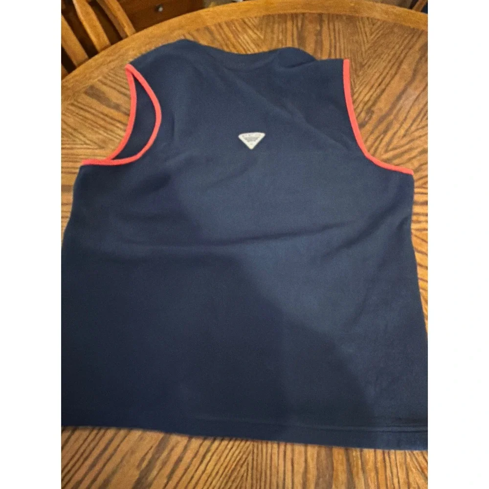 Columbia material neckline